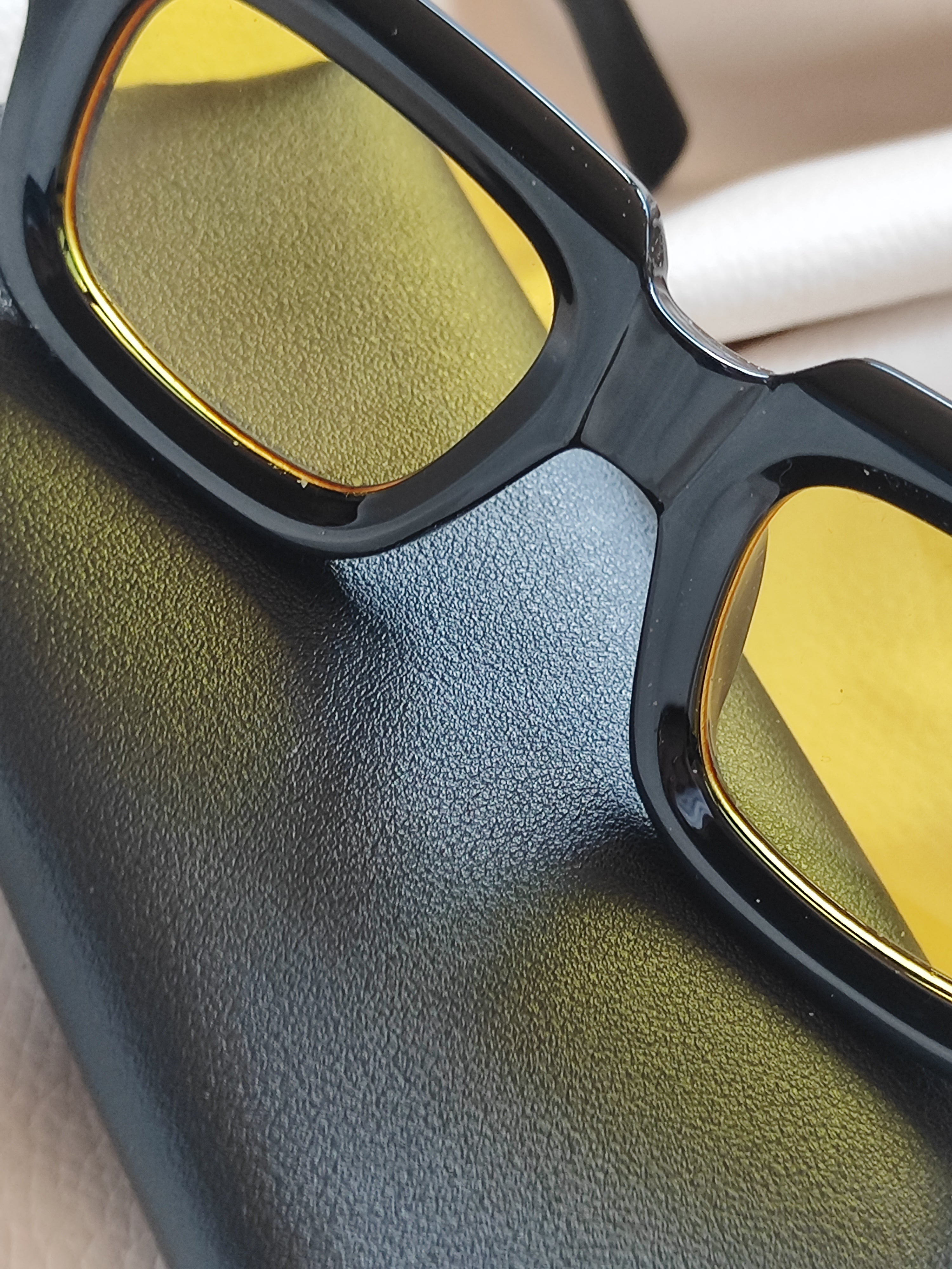 MERCURIO NERO GIALLO